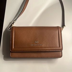 Michael Kors Jet Set Small Logo Smartphone Convertible Crossbody Bag